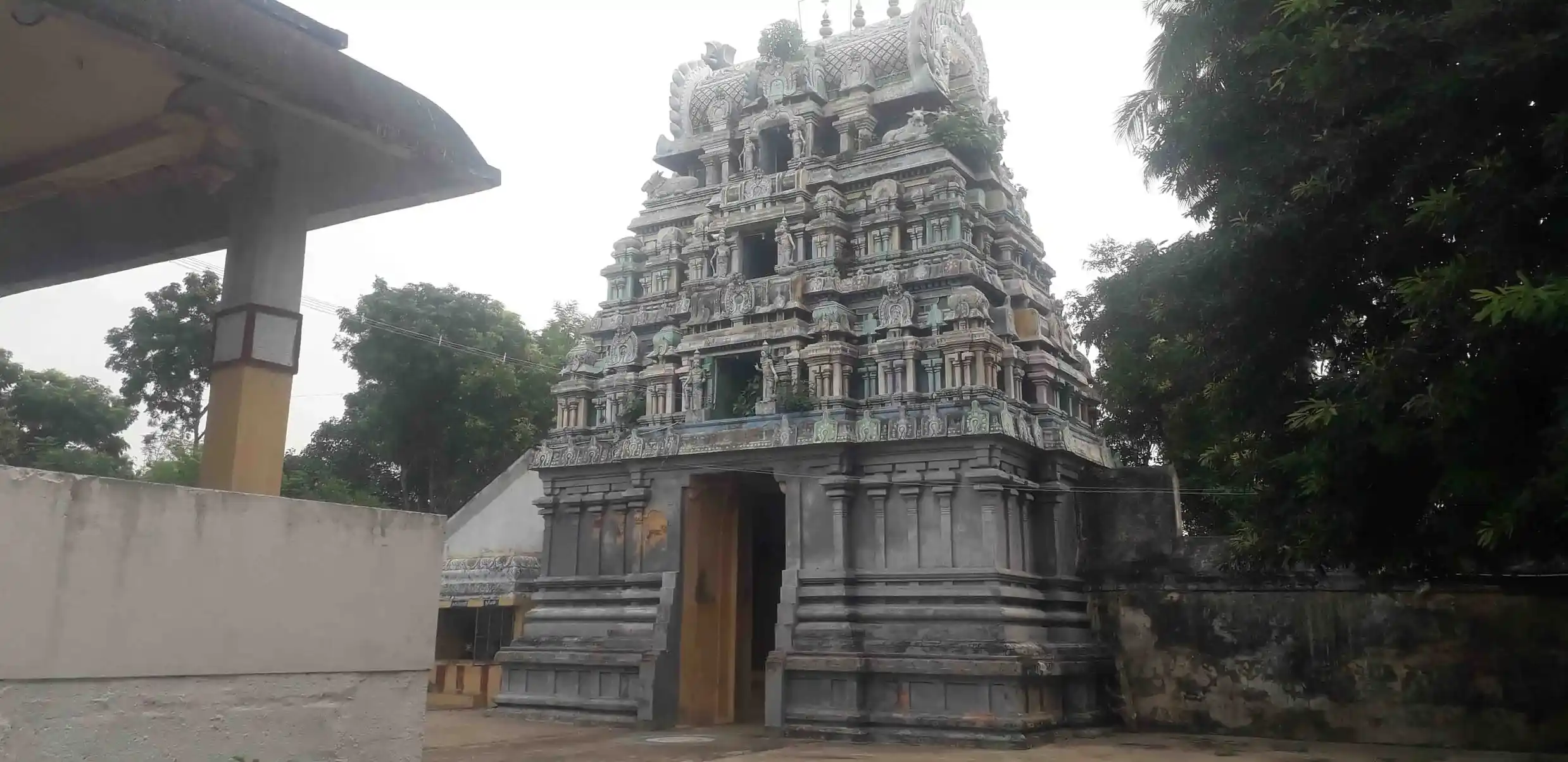 Arulmigu Neelakandeswarar Temple, Manelmedu - 609202 Arulmigu Neelakandeswarar Temple, மணல்மேடு - 609202, Mayiladuthurai - Ancient Temple Architecture and History Image 3