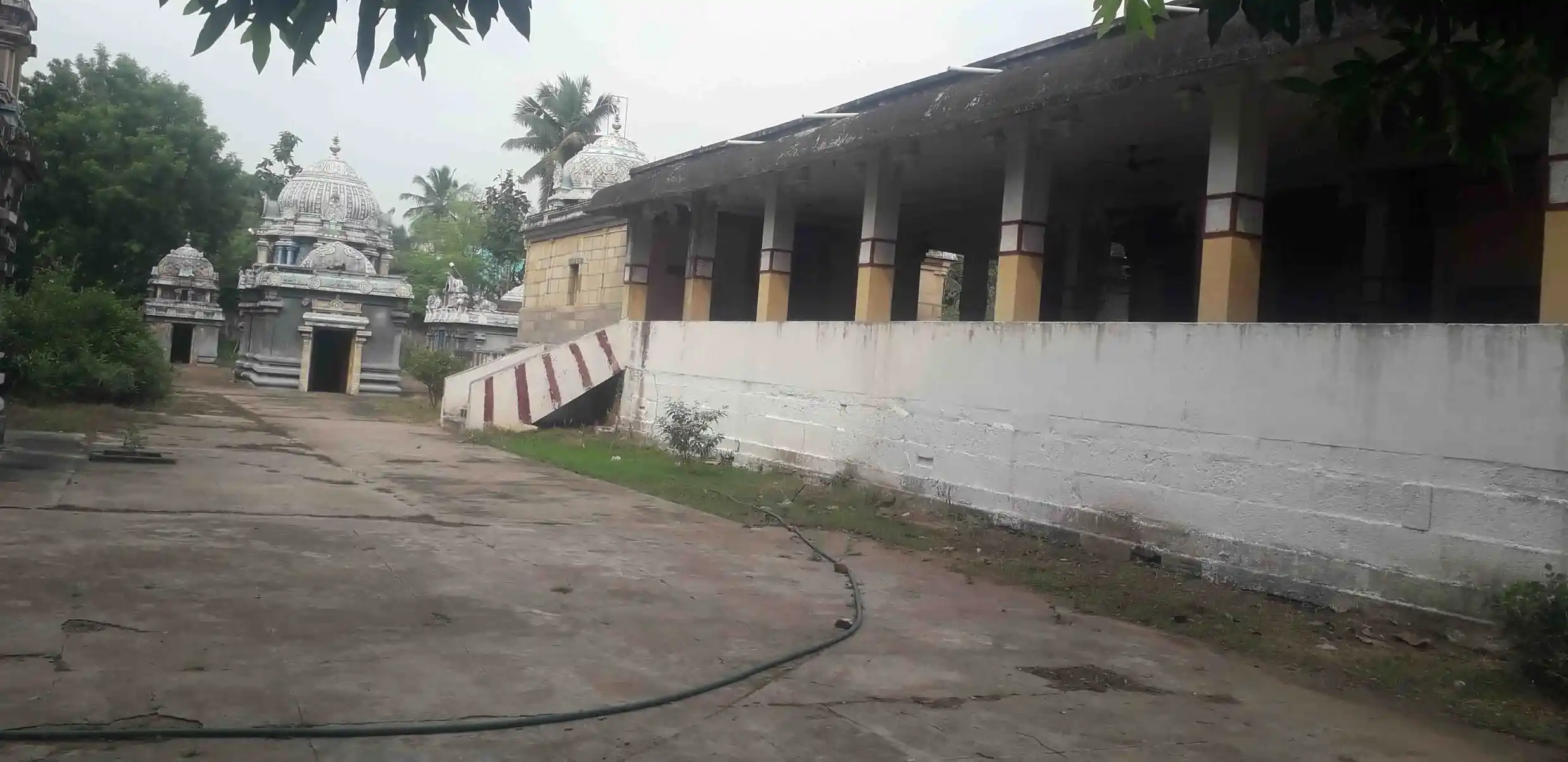 Arulmigu Neelakandeswarar Temple, Manelmedu - 609202 Arulmigu Neelakandeswarar Temple, மணல்மேடு - 609202, Mayiladuthurai - Ancient Temple Architecture and History Image 9