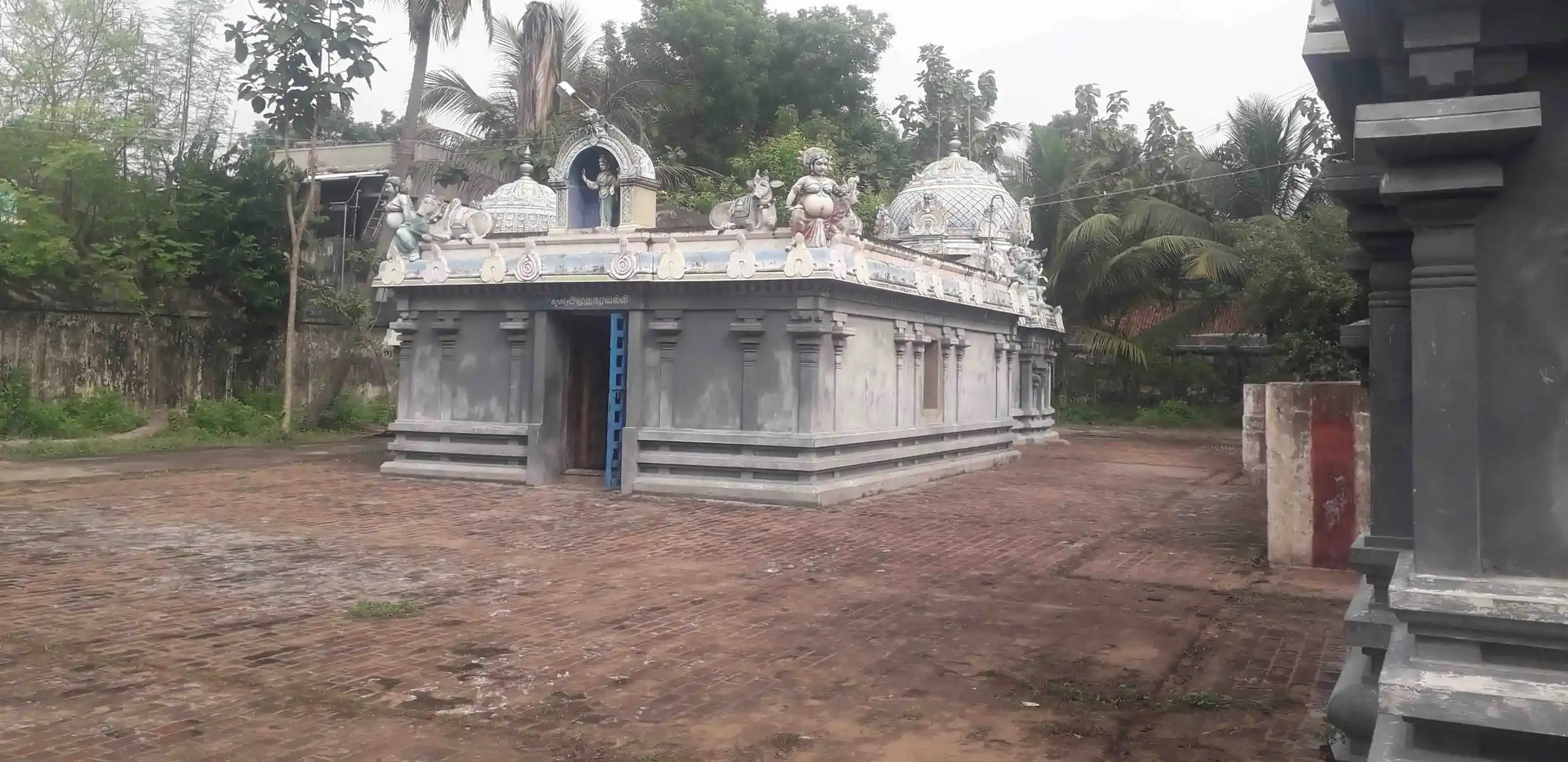 Arulmigu Neelakandeswarar Temple, Manelmedu - 609202 Arulmigu Neelakandeswarar Temple, மணல்மேடு - 609202, Mayiladuthurai - Ancient Temple Architecture and History Image 11