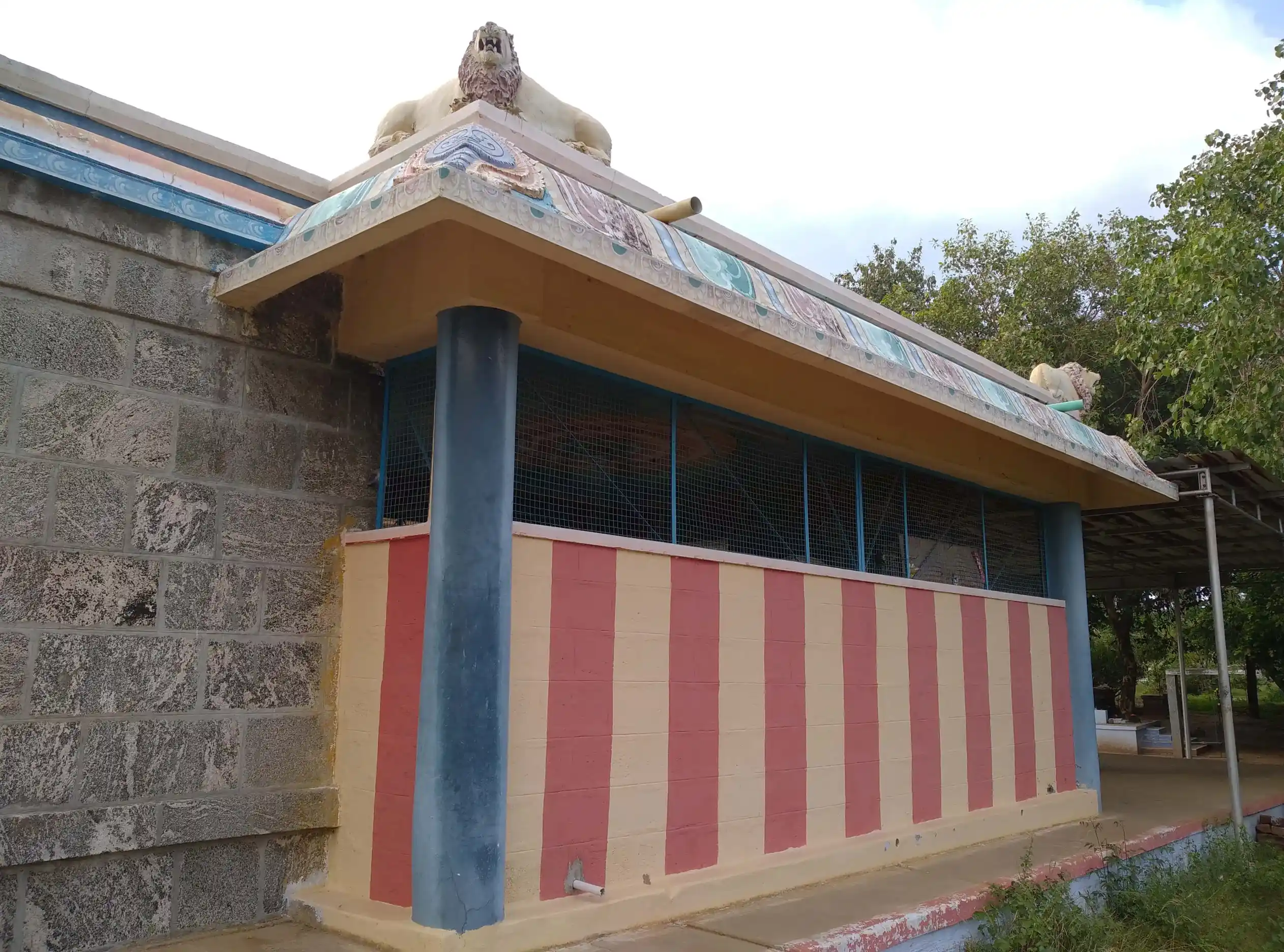 Arulmigu Neelakandiamman Temple, Thirumuruganpoondi, Avinashi - 641652 Temple
