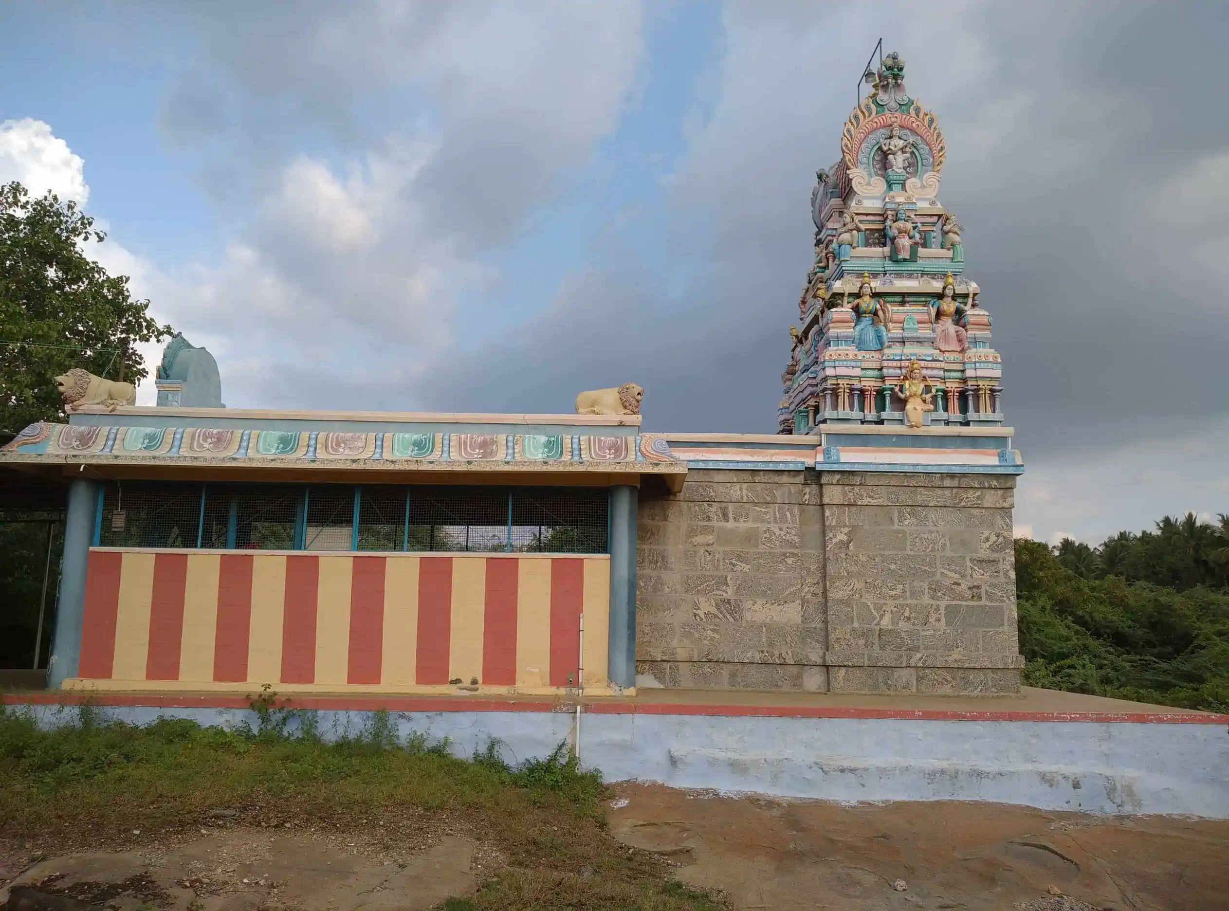 Arulmigu Neelakandiamman Temple, Thirumuruganpoondi, Avinashi - 641652 Arulmigu Neelakandiamman Temple, Thirumuruganpoondi, Avinashi - 641652, Tiruppur - Ancient Temple Architecture and History Image 4
