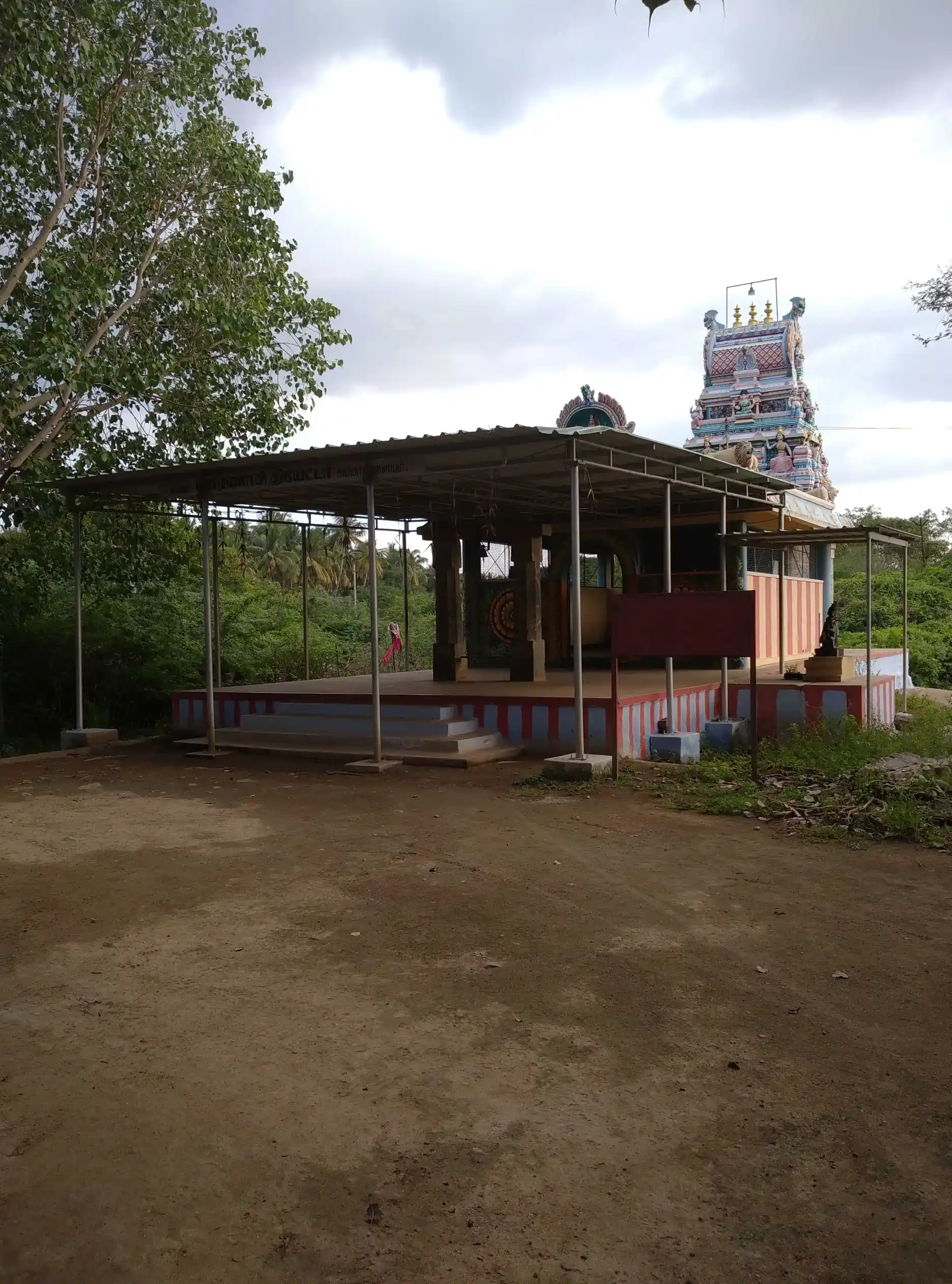 Arulmigu Neelakandiamman Temple, Thirumuruganpoondi, Avinashi - 641652 Arulmigu Neelakandiamman Temple, Thirumuruganpoondi, Avinashi - 641652, Tiruppur - Ancient Temple Architecture and History Image 5