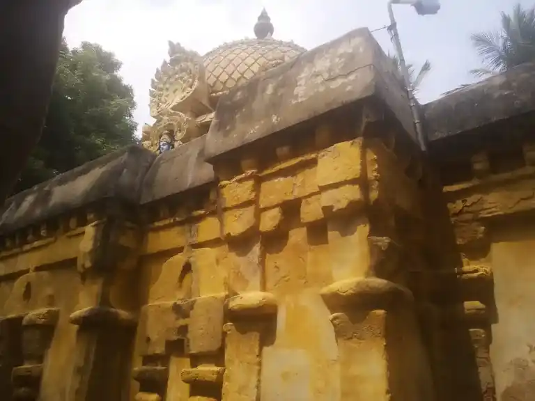 Arulmigu Neelamega Perumal Temple, Kulithalai - 639104 அருள்மிகு நீலமேகப்பெருமாள் திருக்கோயில், Kulithalai - 639104, Karur - Ancient Temple Architecture and History Image 7