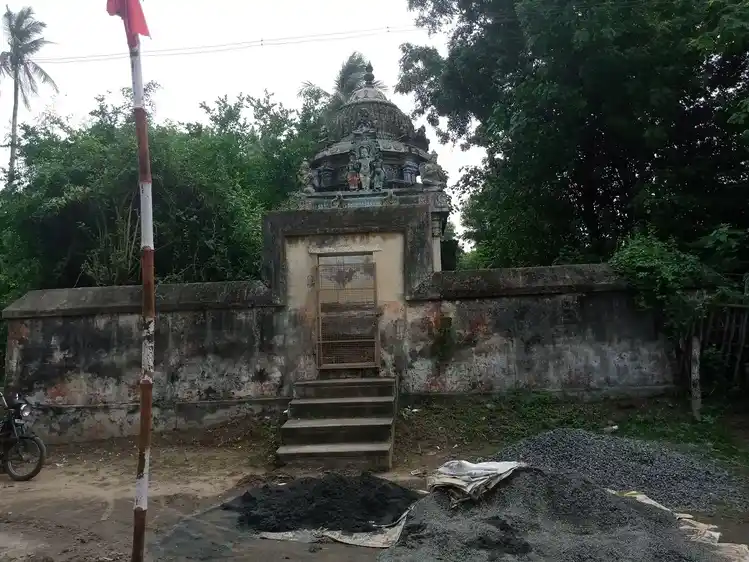 Arulmigu Neelamega Perumal Temple, Pazhyar - 609403 அருள்மிகு நீலமேகப்பெருமாள் திருக்கோயில், Pazhyar - 609403, Thiruvarur - Ancient Temple Architecture and History Image 4