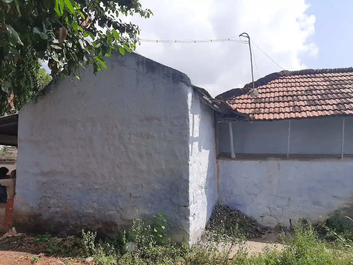 Arulmigu Neeliamman Temple, Karavazhimadampoor - 641402 Arulmigu Neeliamman Temple, Karavazhimadampoor - 641402, Coimbatore - Ancient Temple Architecture and History Image 7