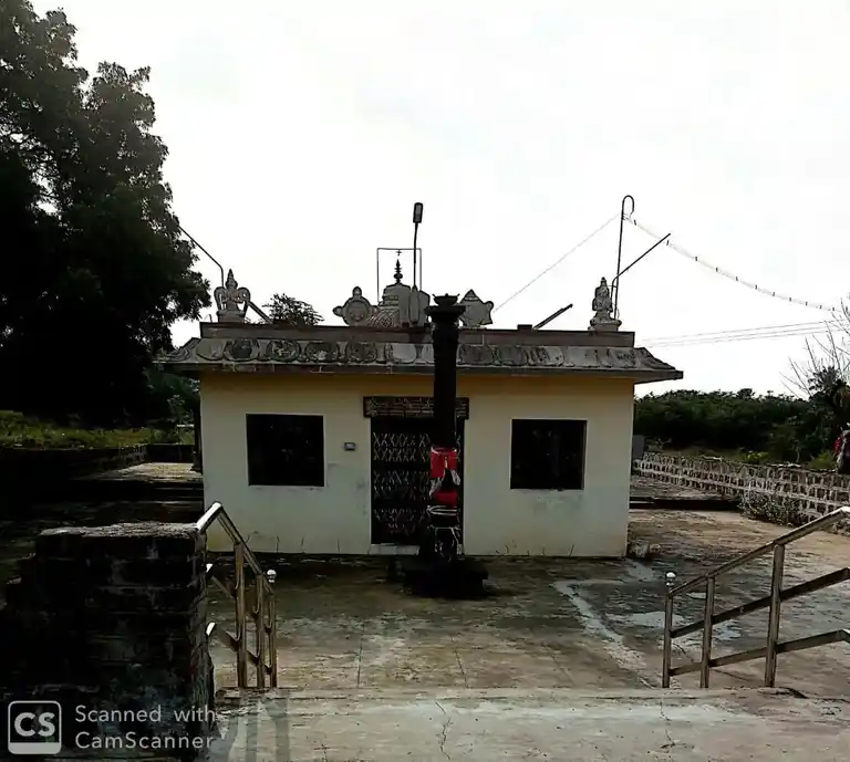 Arulmigu Nelaperumal Temple, Varatharajapuram - 637013 அருள்மிகு நிலபெருமாள் திருக்கோயில், Varatharajapuram - 637013, Namakkal - Ancient Temple Architecture and History Image 3