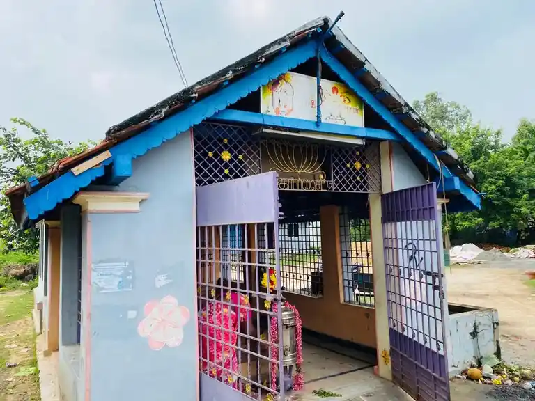 Arulmigu Nellooramman Temple, Aladu - 601204 அருள்மிகு நெல்லூரம்மன் திருக்கோயில், ஆலடு - 601204, Tiruvallur - Ancient Temple Architecture and History Image 2