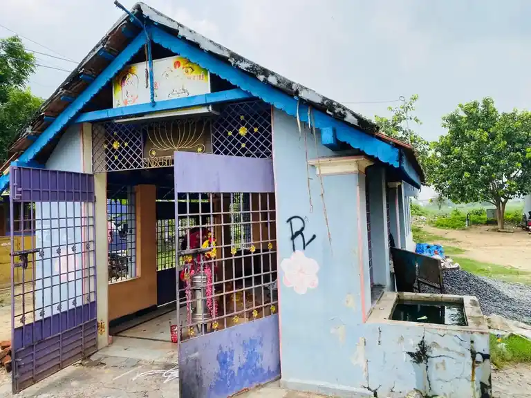 Arulmigu Nellooramman Temple, Aladu - 601204 அருள்மிகு நெல்லூரம்மன் திருக்கோயில், ஆலடு - 601204, Tiruvallur - Ancient Temple Architecture and History Image 3