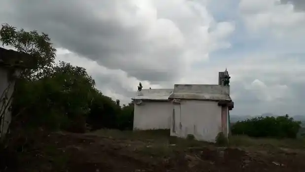 Arulmigu Nilgiris Anumantharaya Swamy Temple, Nagamangalam - 635113 அருள்மிகு நீலகிரி அனுமந்தராயசாமி திருக்கோயில், Nagamangalam - 635113, Krishnagiri - Ancient Temple Architecture and History Image 2