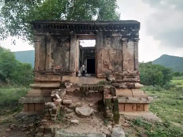 Arulmigu Nimmaluthu Perumal Temple, Utthappanayakkanur - 625537