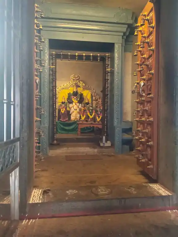 Arulmigu Nindra Narayana Perumal Temple, Thirupathur - 630211 Arulmigu Nindra Narayana Perumal Temple, Thirupathur - 630211, Sivagangai - Ancient Temple Architecture and History Image 4