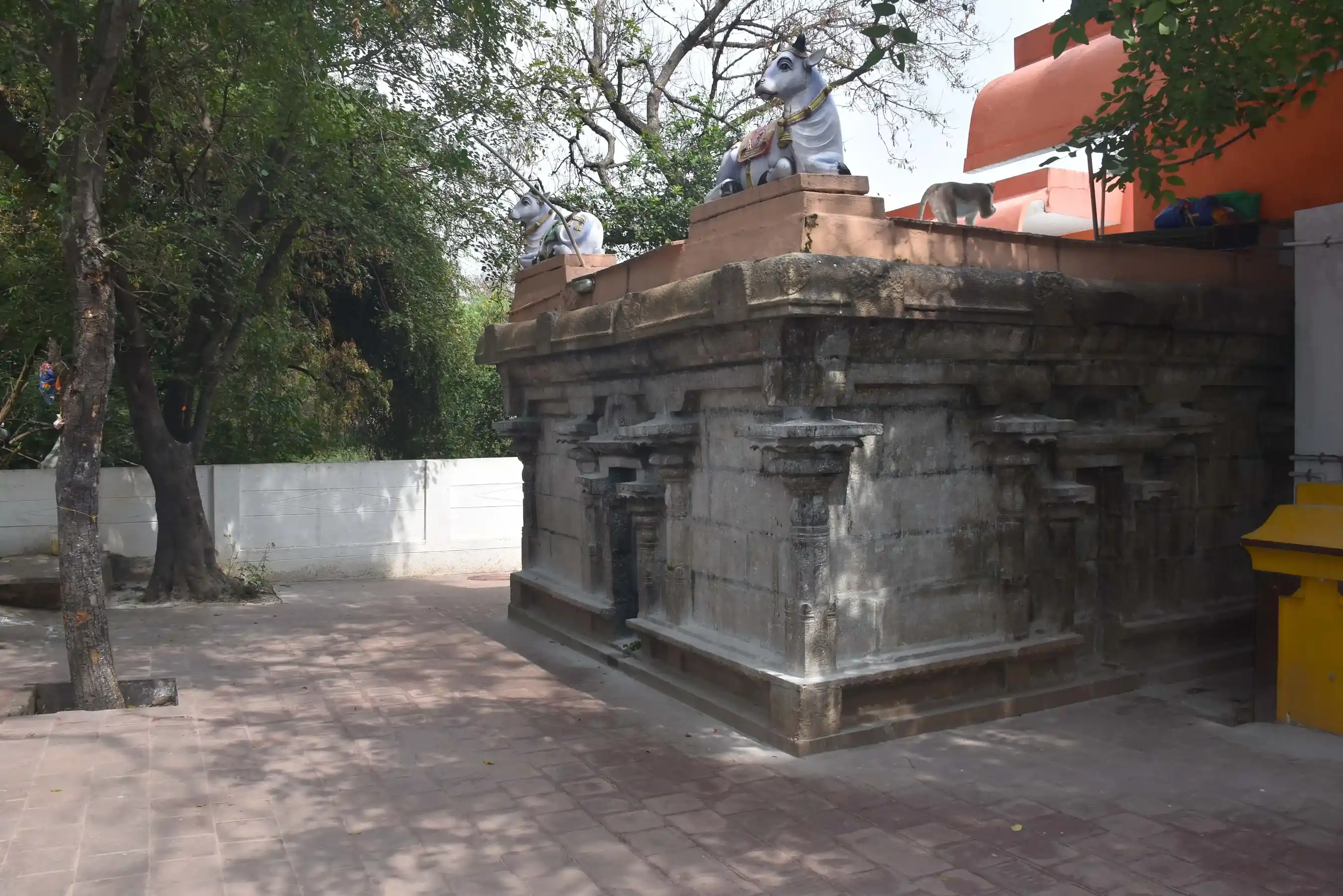 Arulmigu Nirudhi Lingam Temple, Tiruvannamalai - 606604 அருள்மிகு நிருதிலிங்கம் திருக்கோயில், திருவண்ணாமலை - 606604, Tiruvannamalai - Ancient Temple Architecture and History Image 3