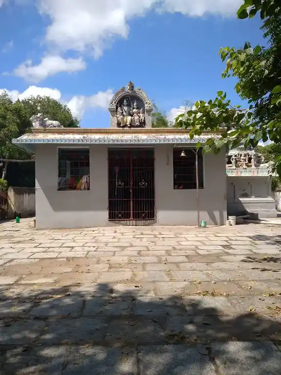 Arulmigu Niruthipureeswarar Temple, Pulavanatham - 612801 நிருதிபுரீஸ்வரர் திருக்கோயில், புலவர்நத்தம் - 612801, Thiruvarur - Ancient Temple Architecture and History Image 2