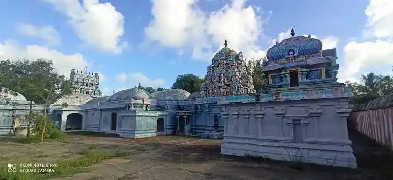 Arulmigu Nithyavinotheeswarar Temple, Eduthukatti Sathanur, Eduthukatti Sathanur - 609312 அருள்மிகு நித்யவினோதீஸ்வரர் திருக்கோயில், எடுத்துக்காட்டி சாத்தனுர், Eduthukatti Sathanur - 609312, Mayiladuthurai - Ancient Temple Architecture and History Image 2