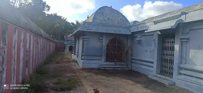 Arulmigu Nithyavinotheeswarar Temple, Eduthukatti Sathanur, Eduthukatti Sathanur - 609312 அருள்மிகு நித்யவினோதீஸ்வரர் திருக்கோயில், எடுத்துக்காட்டி சாத்தனுர், Eduthukatti Sathanur - 609312, Mayiladuthurai - Ancient Temple Architecture and History Image 5