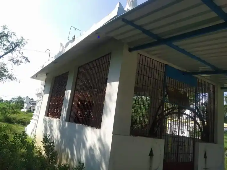 Arulmigu Nookanachiamman Temple, Vinnampalli - 632516 அருள்மிகு நூக்குநாச்சியம்மன் திருக்கோயில், விண்ணம்பள்ளி - 632516, Vellore - Ancient Temple Architecture and History Image 3