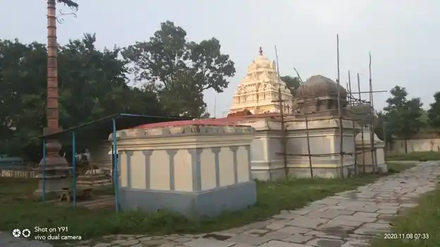 Arulmigu Nootrietteswarar Temple, Outer Of Village And Near Tank, Chinnakavanam - 601204 அருள்மிகு நூற்ஹட்டீஸ்வரர்&amp;nbsp; திருக்கோயில், Outer Of Village And Near Tank, Chinnakavanam - 601204, Tiruvallur - Ancient Temple Architecture and History Image 4