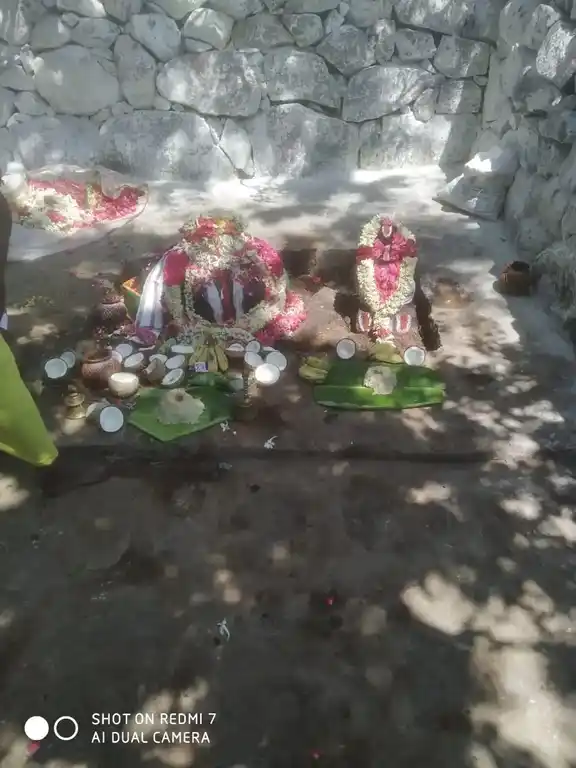 Arulmigu Obulirayan Perumal Temple, Obulirayanmalai Hill, Mukkalnaickenahalli - 636704 அருள்மிகு ஓபுளிராய பெருமாள் திருக்கோயில், Obulirayanmalai Hill, Mukkalnaickenahalli - 636704, Dharmapuri - Ancient Temple Architecture and History Image 3