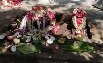 Arulmigu Obulirayan Perumal Temple, Obulirayanmalai Hill, Mukkalnaickenahalli - 636704 அருள்மிகு ஓபுளிராய பெருமாள் திருக்கோயில், Obulirayanmalai Hill, Mukkalnaickenahalli - 636704, Dharmapuri - Ancient Temple Architecture and History Image 4