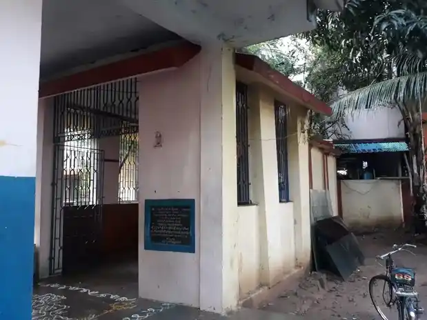 Arulmigu Om Sakthi Vinayagar Temple, Virugambakkam, Chennai - 600092 அருள்மிகு ஓம் சக்தி விநாயகர் திருக்கோயில், ஓட்டைப் பிள்ளையார் கோயில், விருகம்பாக்கம், சென்னை - 600092, Chennai - Ancient Temple Architecture and History Image 3