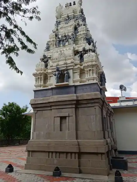 Arulmigu Omanthur Mariamman Temple, Masagoundenchettipalayam - 641653 அருள்மிகு ஒமந்தூர் மாரியம்மன் திருக்கோயில், Masagoundenchettipalayam - 641653, Coimbatore - Ancient Temple Architecture and History Image 4