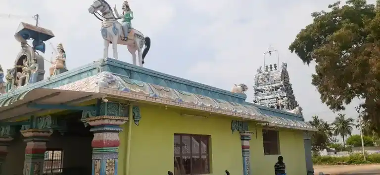 Arulmigu Omkaliyamman And Vinayakar Temple, Siluvampatty - 637003 அருள்மிகு ஓம் காளியம்மன் மற்றும் விநாயகர் திருக்கோயில், சிலுவம்பட்டி - 637003, Namakkal - Ancient Temple Architecture and History Image 2