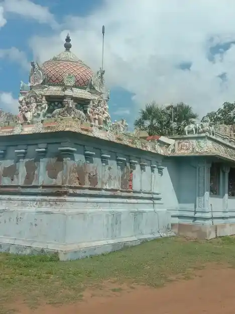 Arulmigu Omudaya Ayyanar Temple, Mahilankottai - 614601 Arulmigu Omudaya Ayyanar Temple, Mahilankottai - 614601, Thanjavur - Ancient Temple Architecture and History Image 4