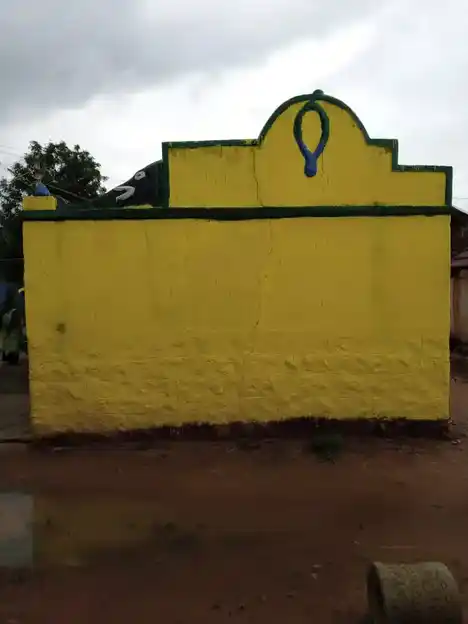 Arulmigu Ondi Veerasamy Temple, Inampudhuvadi - 621307 Arulmigu Ondi veerasamy Temple, Inampudhuvadi - 621307, Thiruchirappalli - Ancient Temple Architecture and History Image 2