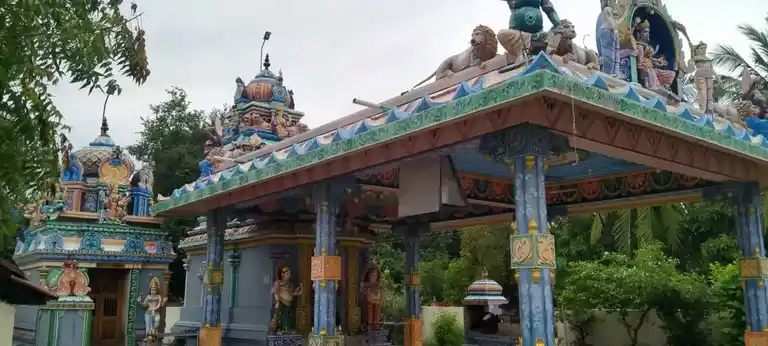 Arulmigu Oonaiyur Pidaari Utthamanaacchiyamman Temple, Vannivazhanthaanvayal - 622507 அருள்மிகு ஊனையூர் பிடாரி உத்தமநாச்சியம்மன் திருக்கோயில், Vannivazhanthaanvayal - 622507, Pudukkottai - Ancient Temple Architecture and History Image 3