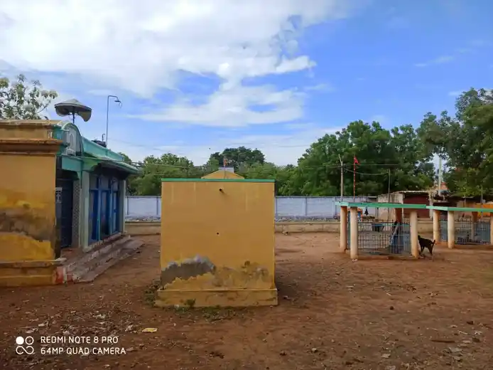 Arulmigu Oorani Sudalaimadasamy Temple, Padmanabhamangalam - 628619 அருள்மிகு ஊரணி சுடலைமாடசுவாமி திருக்கோயில், Padmanabhamangalam - 628619, Thoothukudi - Ancient Temple Architecture and History Image 2