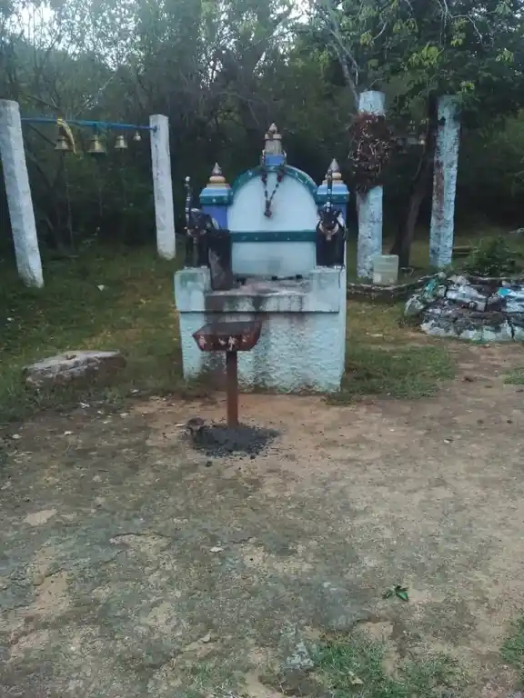 Arulmigu Oorkkaaval Karuppar Temple, Semboothi - 622401 அருள்மிகு ஊர்காவல் கருப்பர் திருக்கோயில், Semboothi - 622401, Pudukkottai - Ancient Temple Architecture and History Image 2