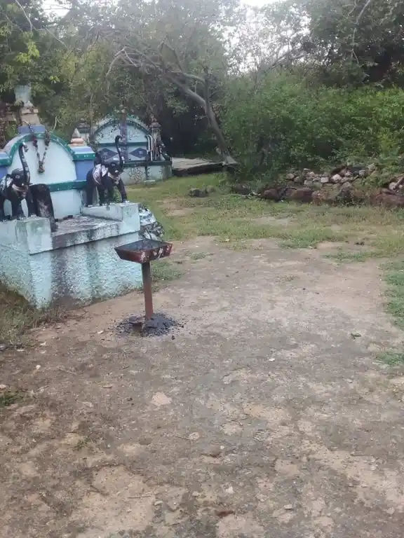 Arulmigu Oorkkaaval Karuppar Temple, Semboothi - 622401 அருள்மிகு ஊர்காவல் கருப்பர் திருக்கோயில், Semboothi - 622401, Pudukkottai - Ancient Temple Architecture and History Image 3