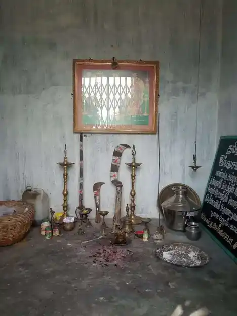 Arulmigu Oorsuthi Karupu Temple, Periyakurukkai, Periyakurukkai - 621105 Arulmigu Oorsuthi karupu Temple, Periyakurukkai, Periyakurukkai - 621105, Thiruchirappalli - Ancient Temple Architecture and History Image 2