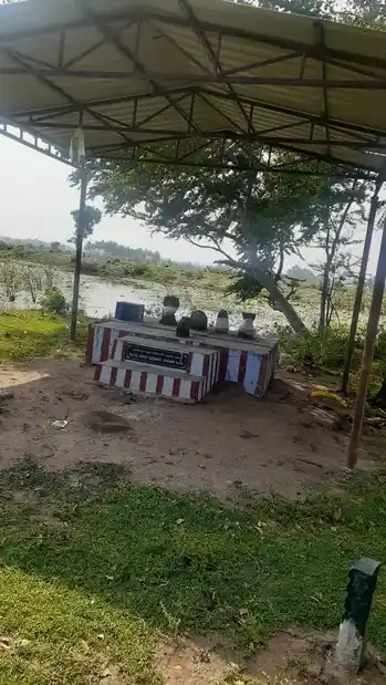 Arulmigu Oorudaia Kandan Sastha Temple, Kulasekaranputhoor, Theroor - 629403 அருள்மிகு ஊருடைய கண்டன் சாஸ்தா திருக்கோயில், Kulasekaranputhoor, Theroor - 629403, Kanyakumari - Ancient Temple Architecture and History Image 3