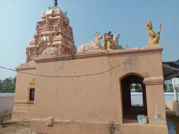 Arulmigu Orambukarupparayaswamy Temple, Mathampalayam - 638459 அருள்மிகு ஓரம்பு கருப்பராயசுவாமி திருக்கோயில், Mathampalayam - 638459, Erode - Ancient Temple Architecture and History Image 2