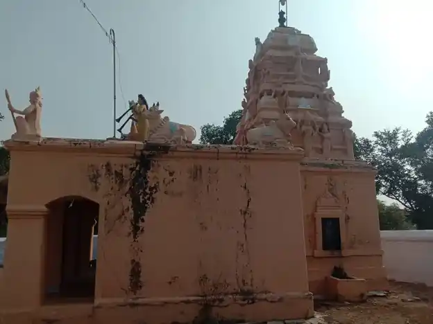 Arulmigu Orambukarupparayaswamy Temple, Mathampalayam - 638459 அருள்மிகு ஓரம்பு கருப்பராயசுவாமி திருக்கோயில், Mathampalayam - 638459, Erode - Ancient Temple Architecture and History Image 3