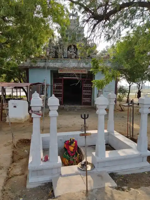 Arulmigu Ottamada Kaliamman Temple, Near Sathiradudi, Theeyanur - 623527 அருள்மிகு ஓட்டமடக் காளியம்மன் திருக்கோயில், Near Sathiradudi, Theeyanur - 623527, Ramanathapuram - Ancient Temple Architecture and History Image 5
