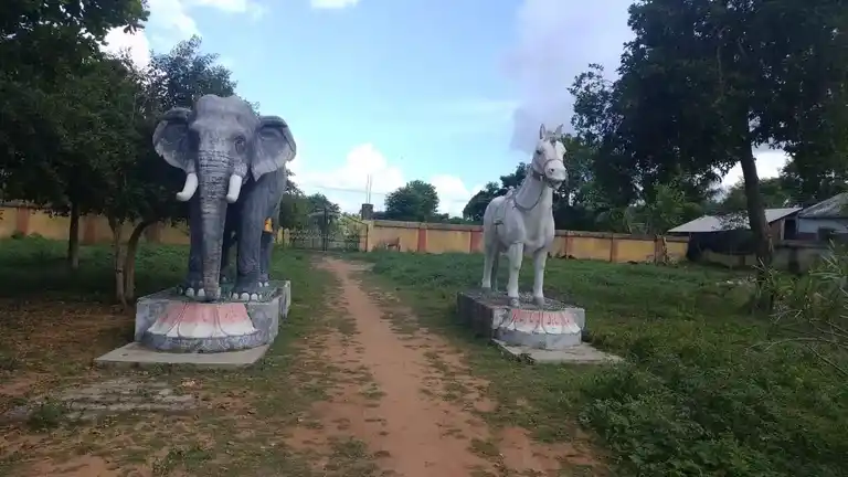 Arulmigu Ottidungkonda Ayyanar Temple, Denampadugai - 612703 அருள்மிகு ஒட்டிடங்கொண்ட அய்யனார் திருக்கோயில், Denampadugai - 612703, Thanjavur - Ancient Temple Architecture and History Image 6