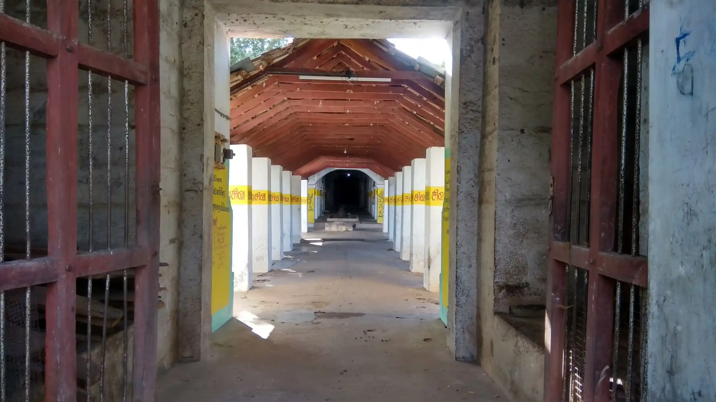 Arulmigu Outhapureeswarar Temple, Mathur - 614206 அருள்மிகு ஓளஷதபுரீஸ்வரர் திருக்கோயில், Mathur - 614206, Thanjavur - Ancient Temple Architecture and History Image 3