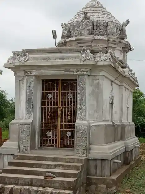 Arulmigu Paadhadeswarar Temple, Umamaheswarapuram - 610202 அருள்மிகு பாதாளேஷ்வரர் சுவாமி திருக்கோயில், Umamaheswarapuram - 610202, Thiruvarur - Ancient Temple Architecture and History Image 2