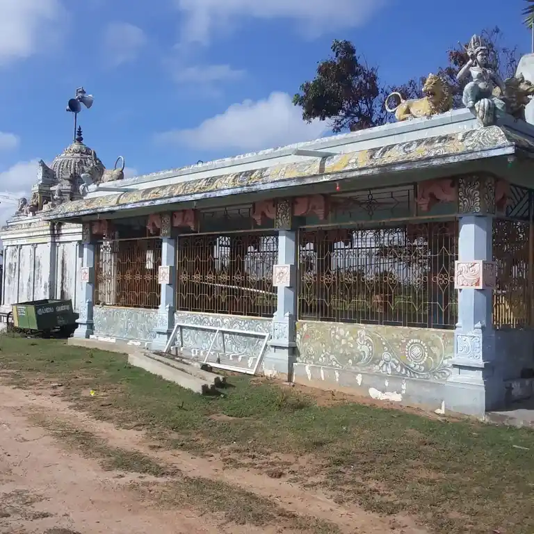 Arulmigu Paalarudaiya Ayyanar Temple, Aduthakudi - 623308 அருள்மிகு பாலாருடைய அய்யனார் திருக்கோயில், Aduthakudi - 623308, Ramanathapuram - Ancient Temple Architecture and History Image 2