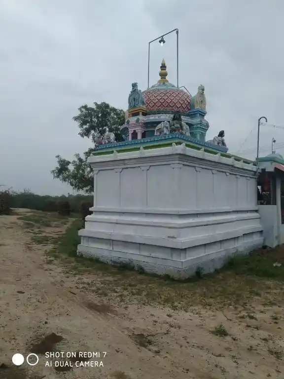 Arulmigu Paalarudaiya Ayyanar Temple, Therkuporkudi, Therkuporkudi - 623538 அருள்மிகு. பாலாருடைய அய்யனார் திருக்கோயில், Therkuporkudi, Therkuporkudi - 623538, Sivagangai - Ancient Temple Architecture and History Image 2