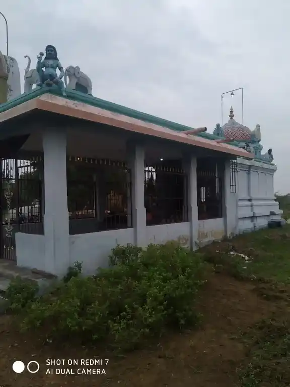 Arulmigu Paalarudaiya Ayyanar Temple, Therkuporkudi, Therkuporkudi - 623538 அருள்மிகு. பாலாருடைய அய்யனார் திருக்கோயில், Therkuporkudi, Therkuporkudi - 623538, Sivagangai - Ancient Temple Architecture and History Image 4