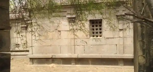 Arulmigu Paanapaarana Parameshwari Amman Temple, Sempilankudi - 623712 Arulmigu Paanapaarana Parameshwari Amman Temple, Sempilankudi - 623712, Ramanathapuram - Ancient Temple Architecture and History Image 5