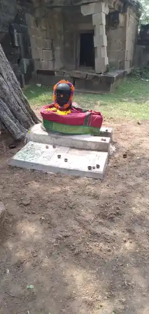 Arulmigu Paanapaarana Parameshwari Amman Temple, Sempilankudi - 623712 Arulmigu Paanapaarana Parameshwari Amman Temple, Sempilankudi - 623712, Ramanathapuram - Ancient Temple Architecture and History Image 7