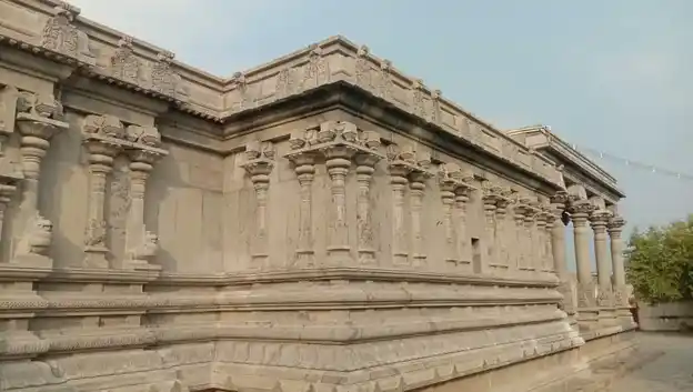 Arulmigu Pachaimaragathavali Sametha Patteswararswamy Temple, Marudurai - 638108 அருள்மிகு பச்சைமரகதவல்லி சமேத பட்டீஸ்வரசுவாமி, மருதுறை, காங்கயம் சுவாமி, Marudurai - 638108, Tiruppur - Ancient Temple Architecture and History Image 2