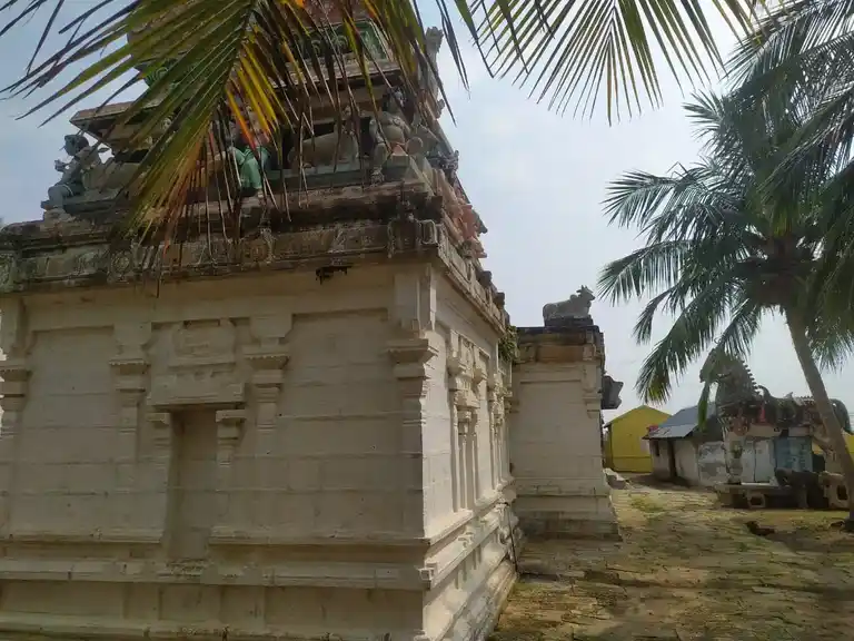 Arulmigu Padaikatha Ayyanar Temple, Kadur - 621716 அருள்மிகு படைக்காத்த அய்யனார் திருக்கோயில், Kadur - 621716, Perambalur - Ancient Temple Architecture and History Image 4