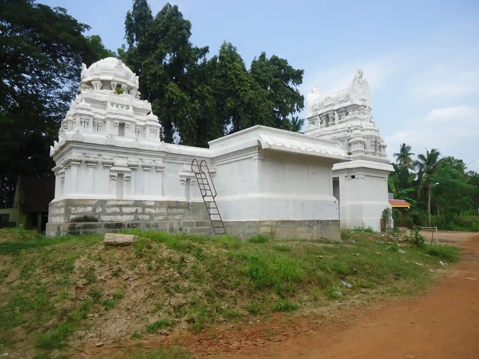 Arulmigu Padaithangi Vinayagar Temple, Mela Semmangudi - 612605