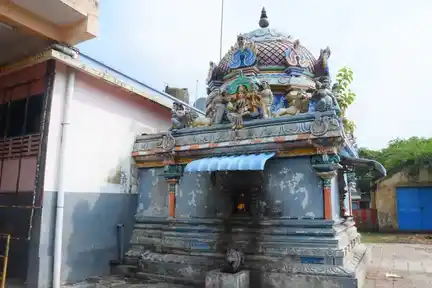 Arulmigu Padaivetti Mariyamman Temple, Sendhankudi - 609118 Arulmigu Padaivetti Mariyamman Temple, சேந்தன்குடி - 609118, Mayiladuthurai - Ancient Temple Architecture and History Image 3