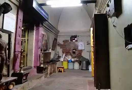 Arulmigu Padaiviti Mariyamman Temple, Kumbakonam - 612001 Arulmigu Padaiviti Mariyamman Temple, கும்பகோணம் - 612001, Thanjavur - Ancient Temple Architecture and History Image 4